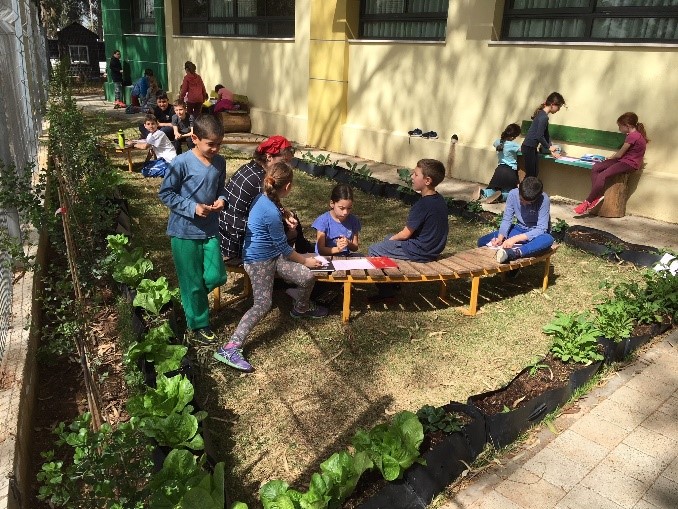 תלמידים בבית הספר כצנלסון