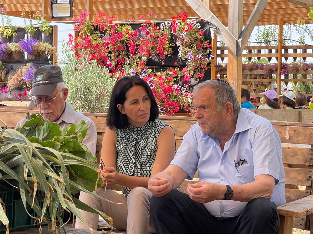 יושב ראש קקל  אברהם דובדבני עם ראש המועצה אושרת גני גונן