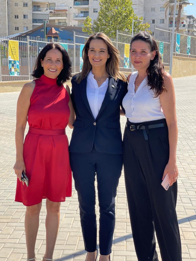 שרת החינוך עם ראש המועצה וסגנית ראש המועצה דרום השרון