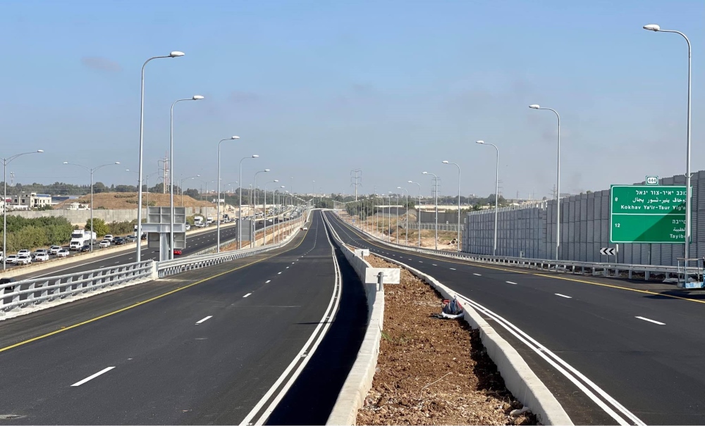 קטע הכביש החדש בכביש 444 שנפתח לתנועה בסמוך לדרום השרון