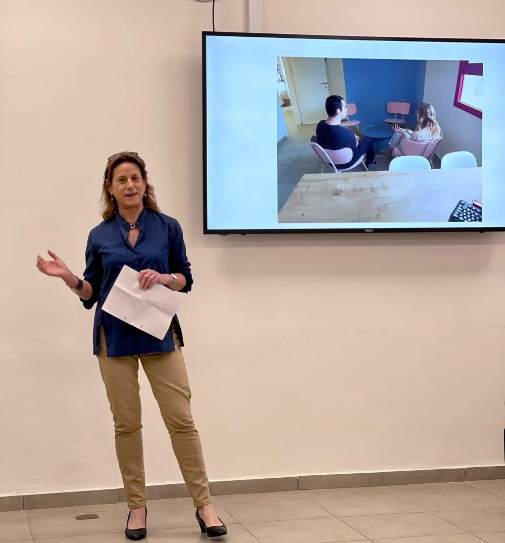 מציגים את המבנה החדש לשירות הפסכולוגי החינוכי במועצה בטקס החניכה