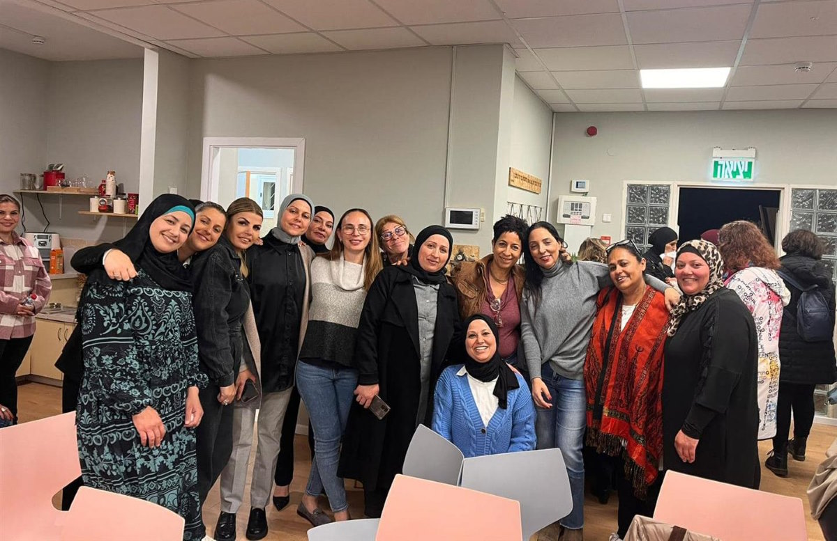 תומכות החינוך במפגש משותף במרכז המקום להכשרת צוותי חינוך 