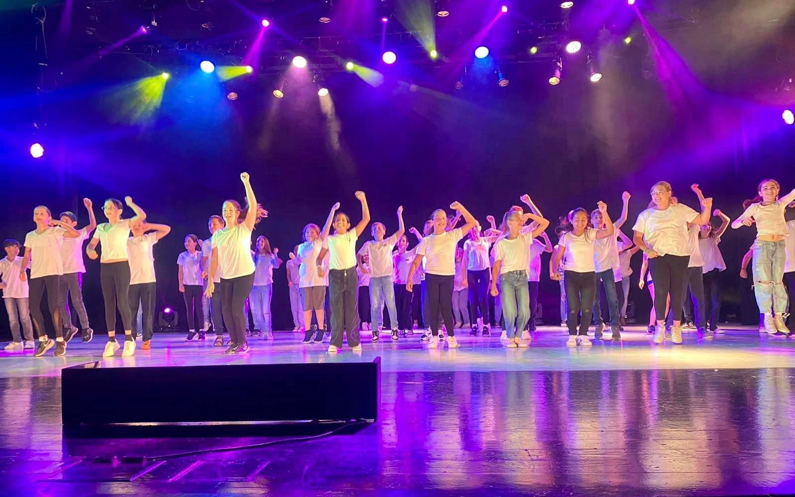 תמונה מארוע סיום שנת הלימודים בדרום השרון