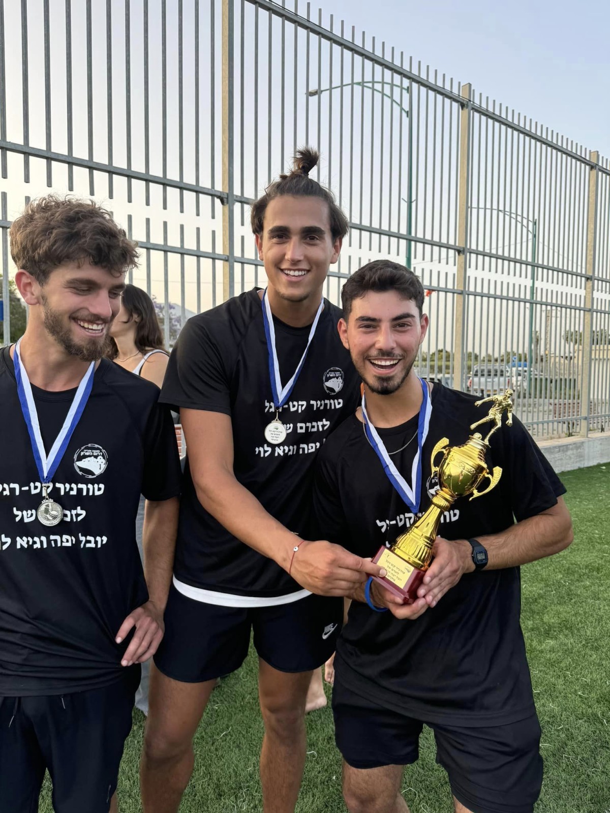 תמונות מטורניר כדורגל לזכרם של גיא לוי ויובל יפה זכרונם לברכה