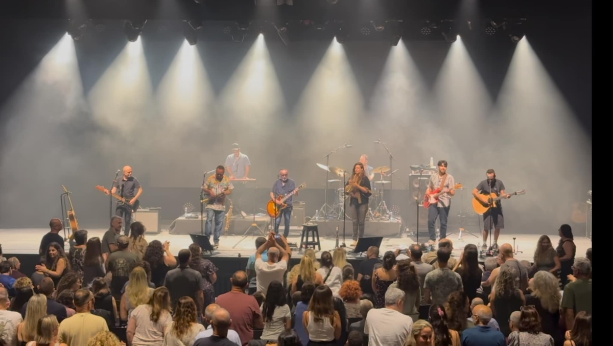 תמונות מהופעתו של אהוד בנאי בדרום השרון