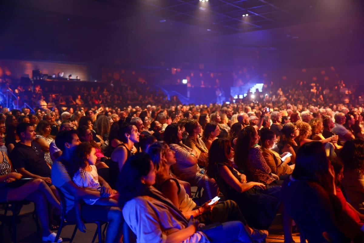 תמונות מהופעתה של מארינה מקסימיליאן בדרום השרון