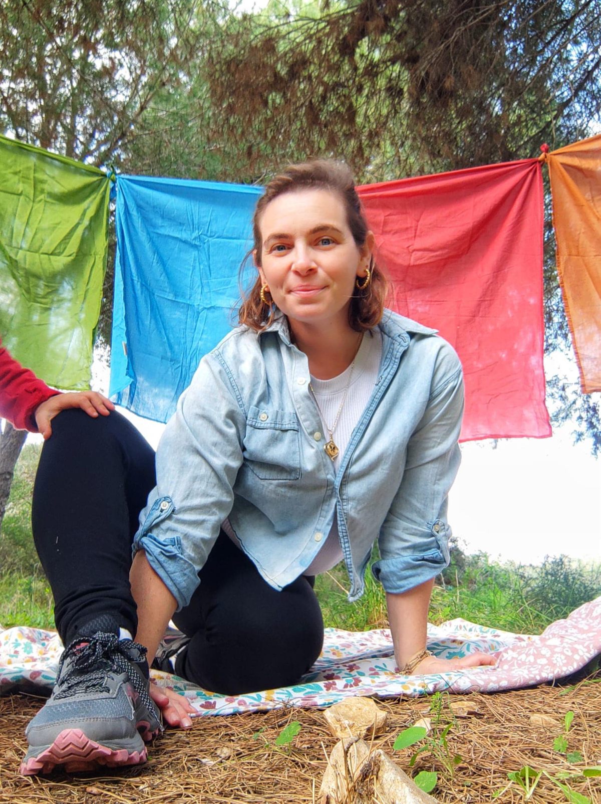 תמונתה של דניאל שיינדל דראך, רכזת ומורה למדעים בבית חינוך צור יצחק