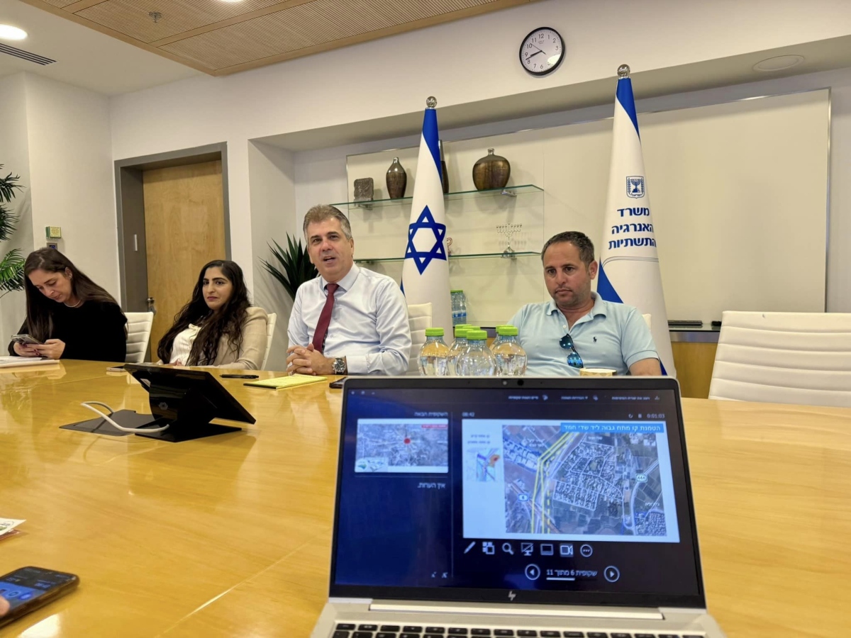 תמונות מפגשה של ראש המועצה ושר האנרגיה והתשתיות