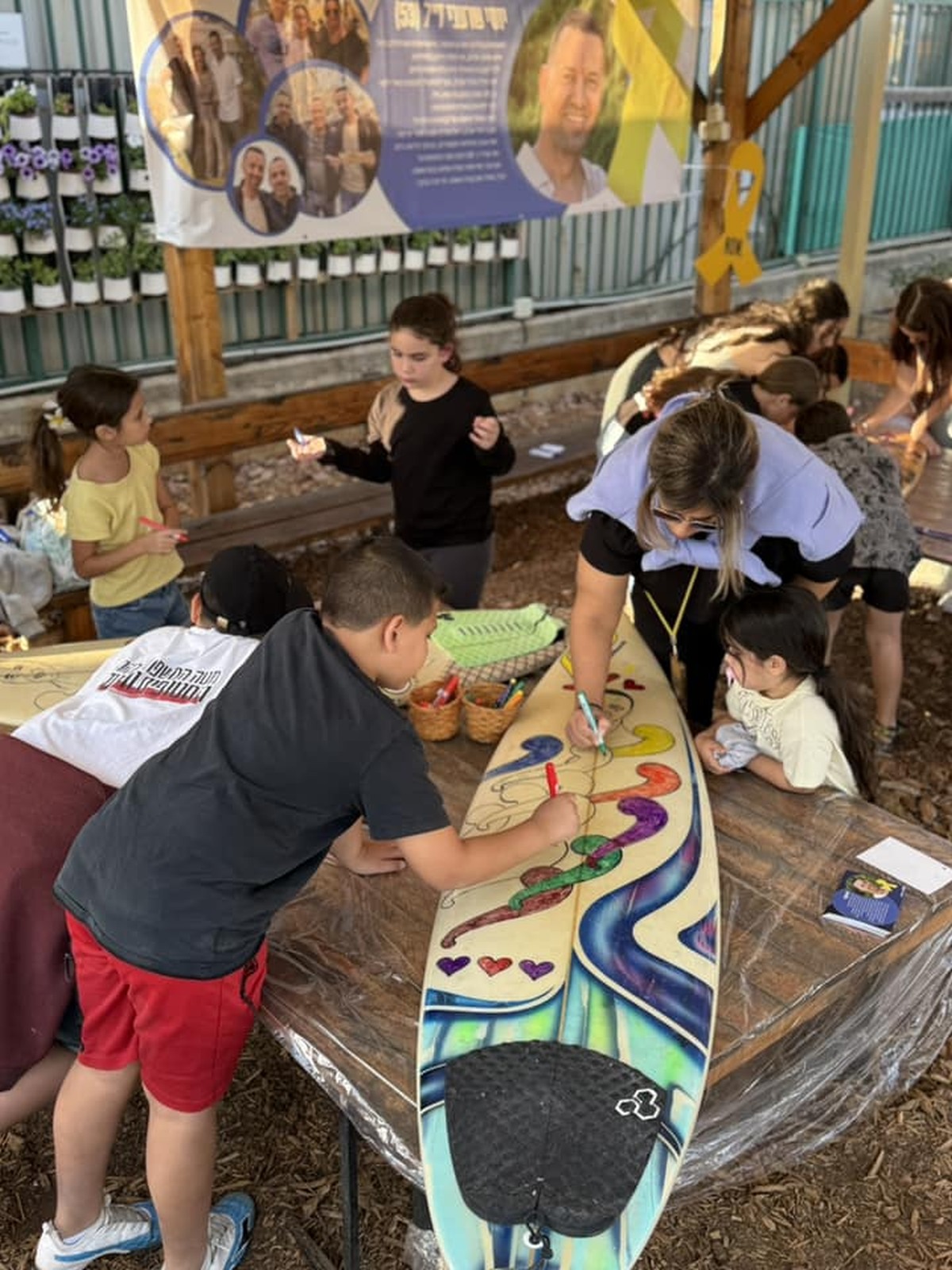 תמונות מארוע אשר נערך למען החטופים והחטופות בחווה החקלאית בדרום השרון