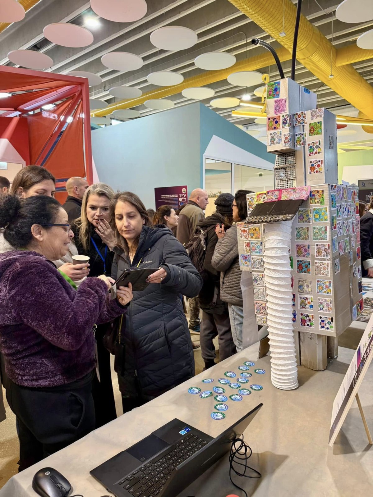 תמונות מיריד בינה מלאכותית (AI) לצוותי החינוך של המועצה