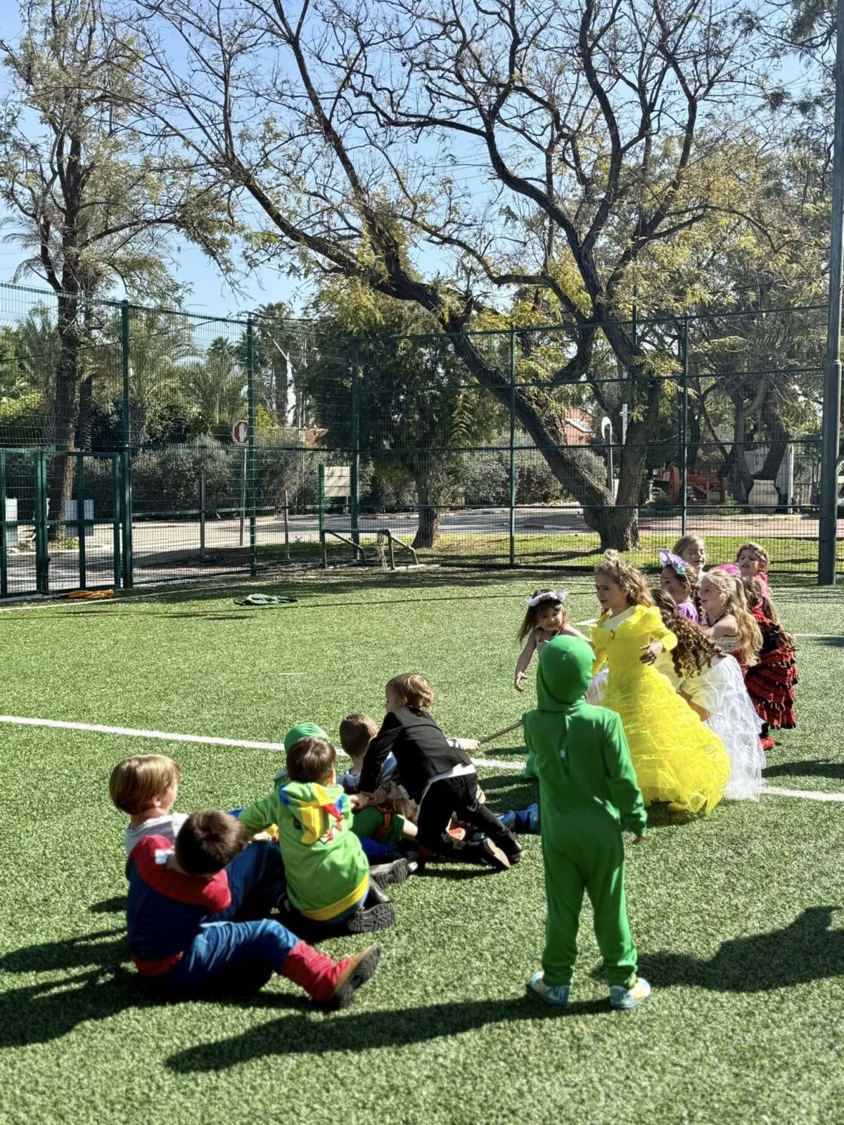 תמונות מחגיגות פורים היום בבתי הספר וגני הילדים שלנו