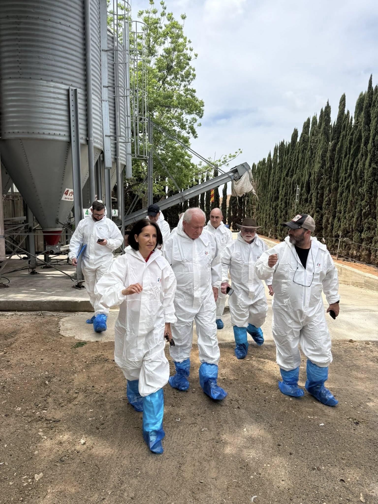 תמונות מביקור שר החקלאות בדרום השרון