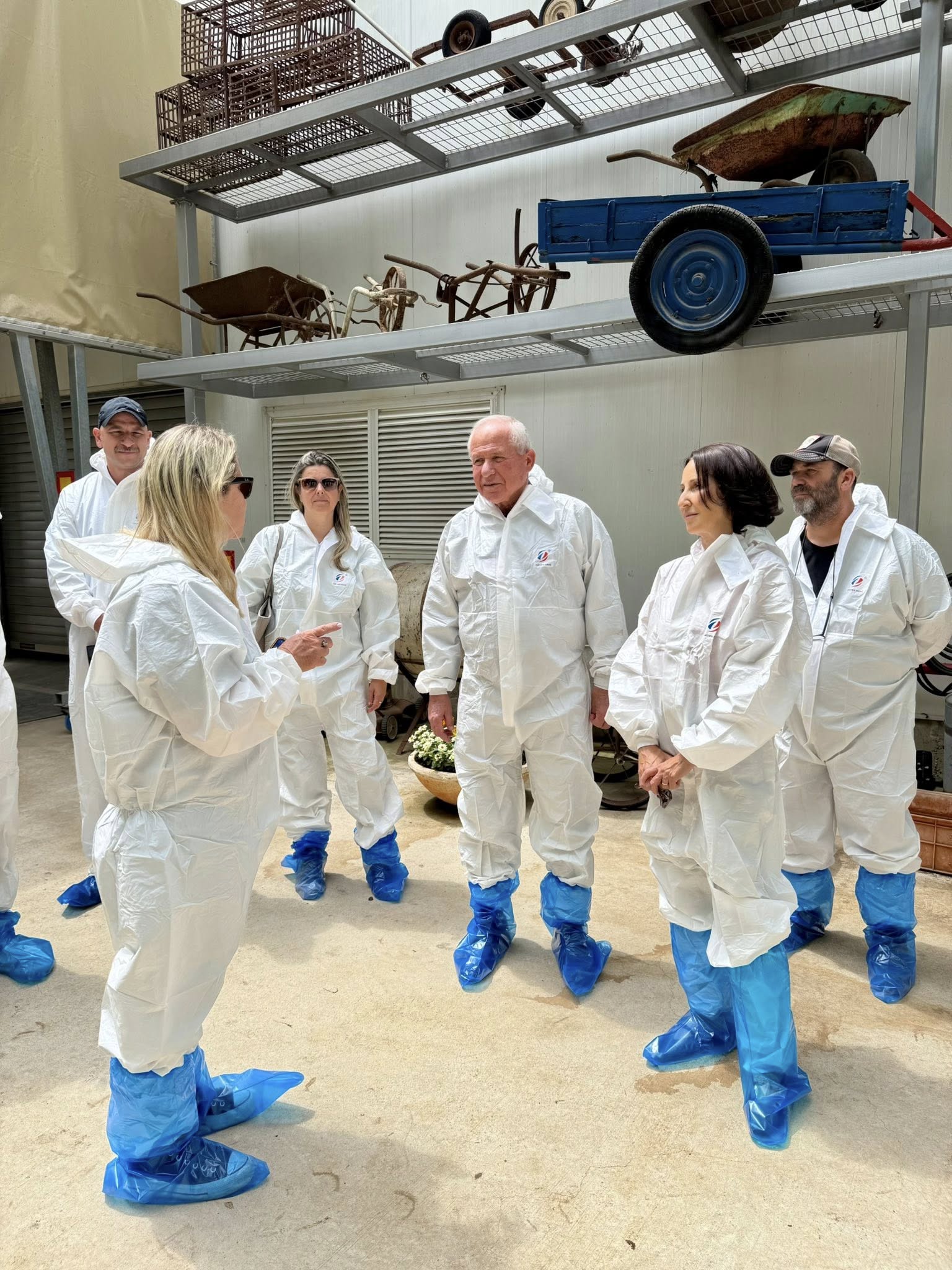 תמונות מביקור שר החקלאות בדרום השרון