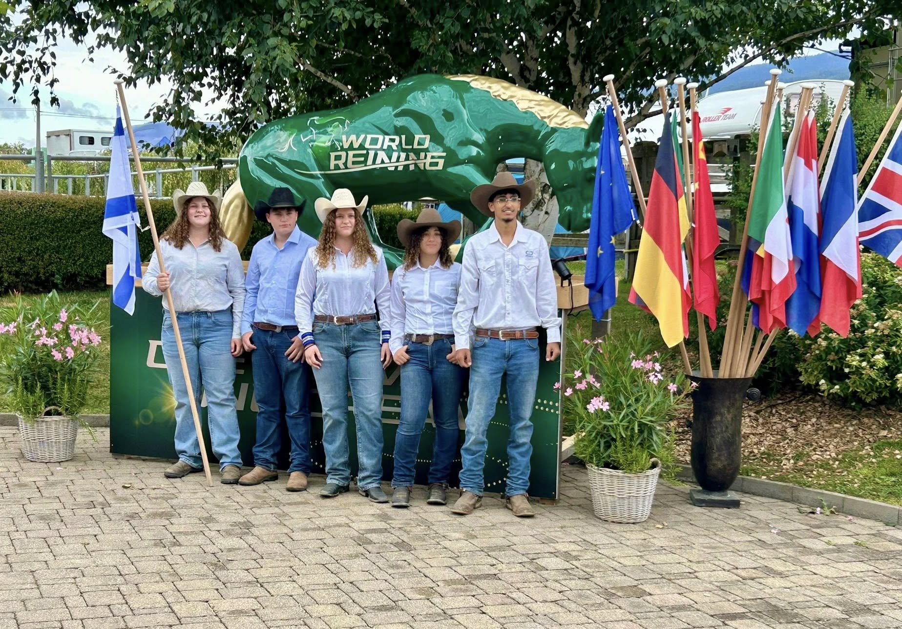 תמונות של עילי מתחרות הרכיבה