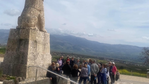 מטיילים בכפר עאגר ובתל חי  (2).jpg